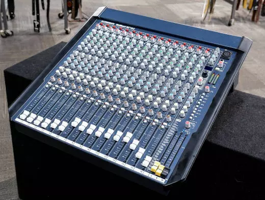 Allen & Heath - MixWizard WZ4 16:2 Mixer with Effects